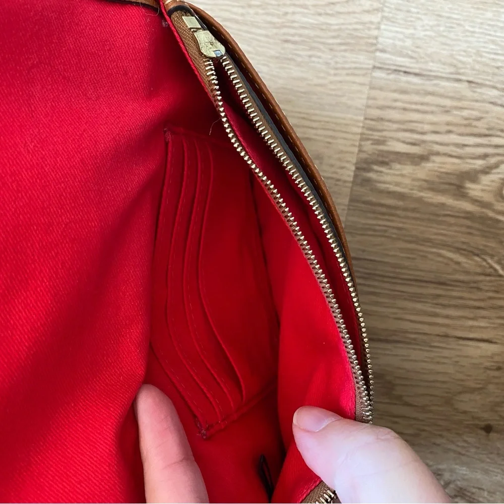 Dooney and Bourke Pebble Grain Milly Wristlet Wallet Missing Strap - Picture 3 of 7